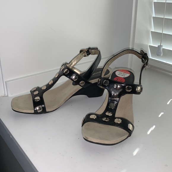 Women's Bandolino, Cassidy mid heel Sandal - Picture 2 of 10